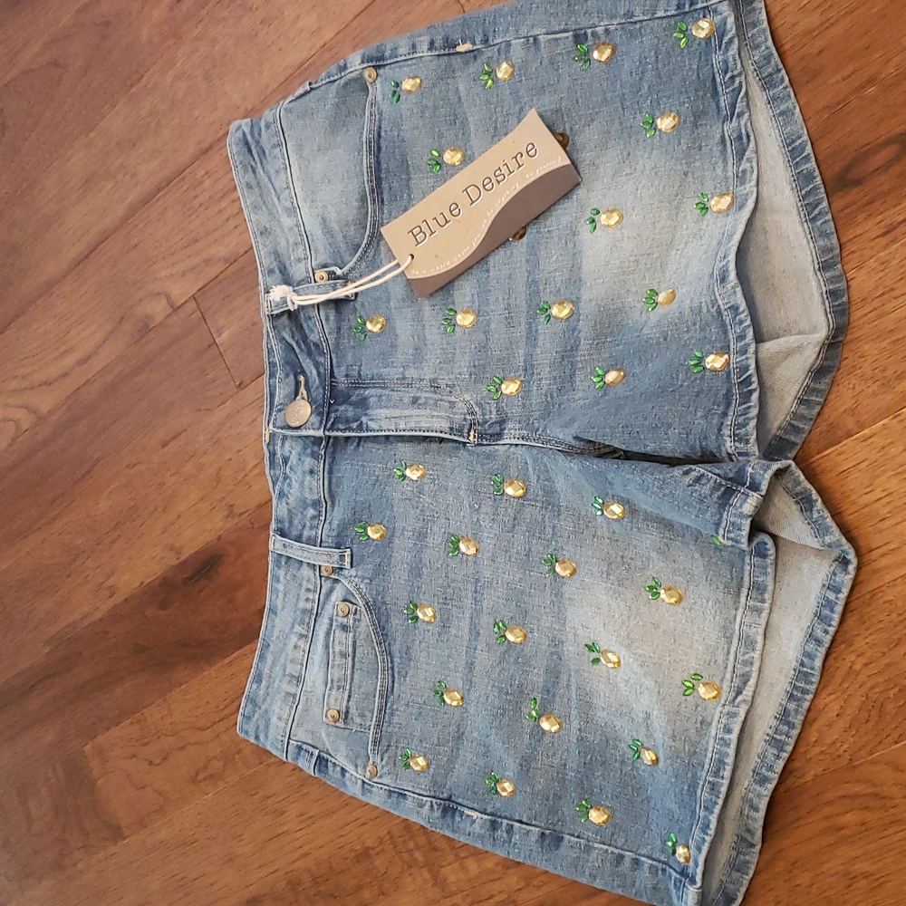 Pineapple jean shorts!